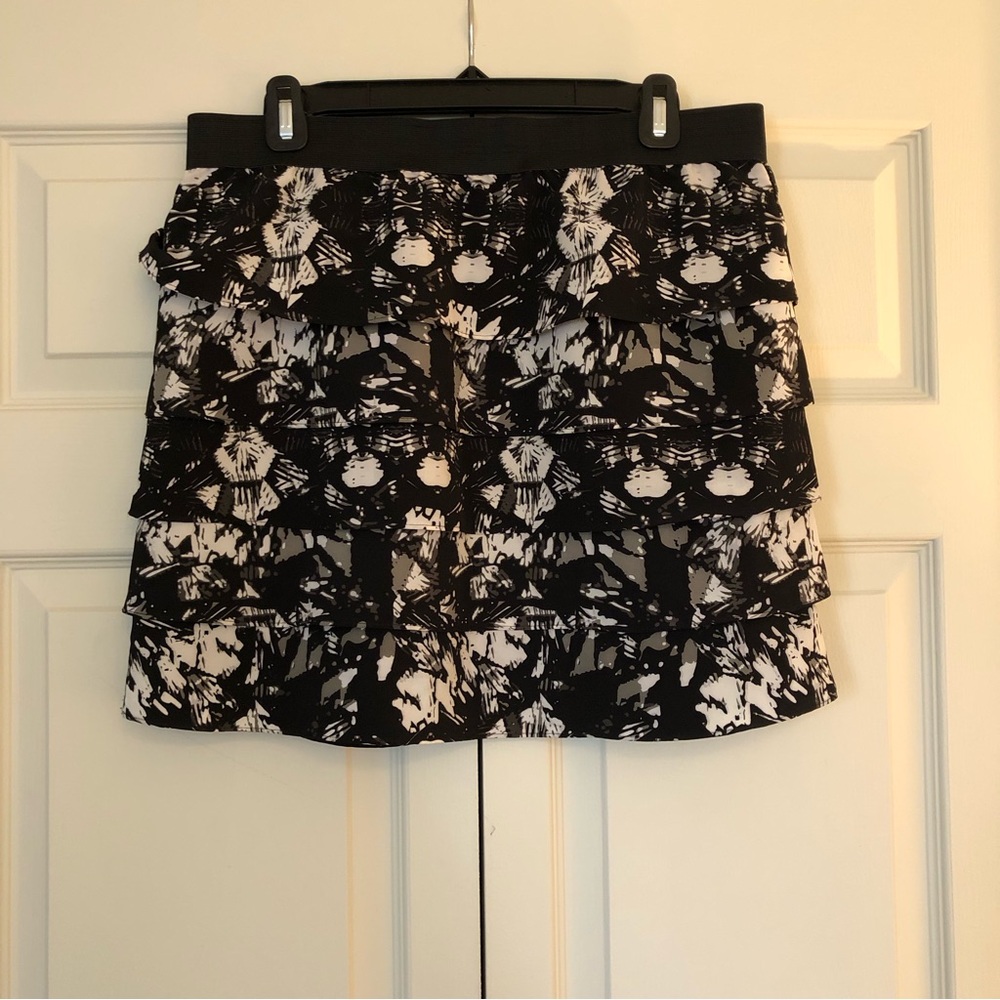 Central Park West, NY. Black, white & grey patterned, mini skirt. Size L. $40